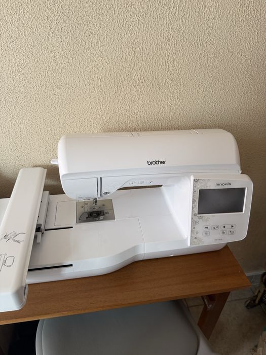 Bordadeira Brother NV880E