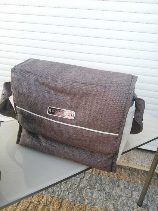 Conjunto carrinho com cadeira +ovo e isofix + saco Bebécar