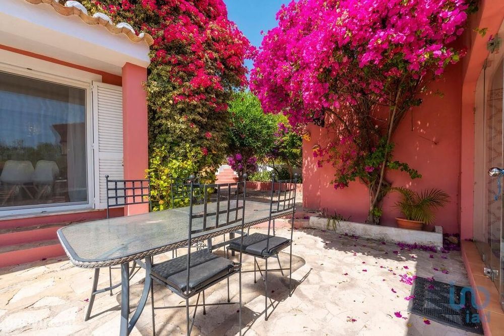 Casa / Villa T4 em Santa Bárbara de Nexe de 201,00 m2