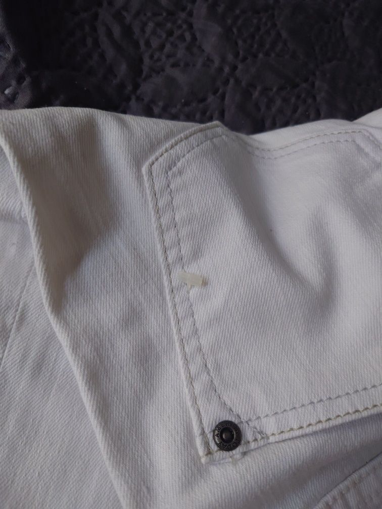 Białe spodnie nowe bez metki w 28 L32