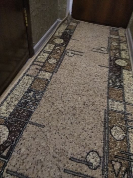 Продам ковровую дорожку.