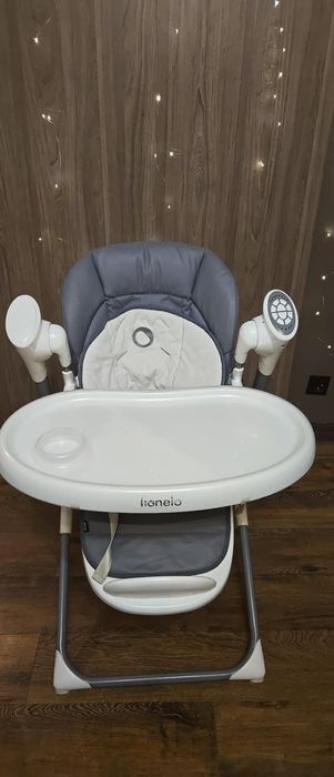 Krzesełko do karmienia 2w1 Lionelo Niles Grey Funkcja bujaczka