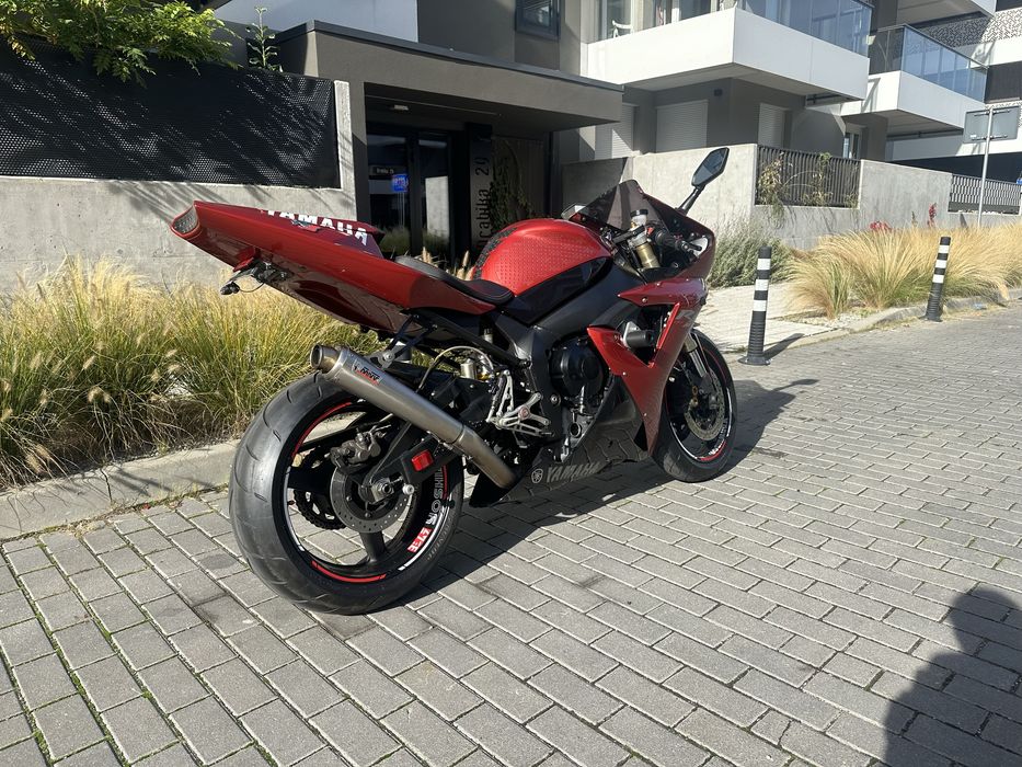 Yamaha R1 RN09 Garażowany