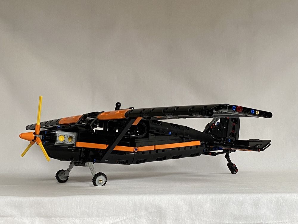 Modelka Lego Technic Cessna 170 własnej roboty