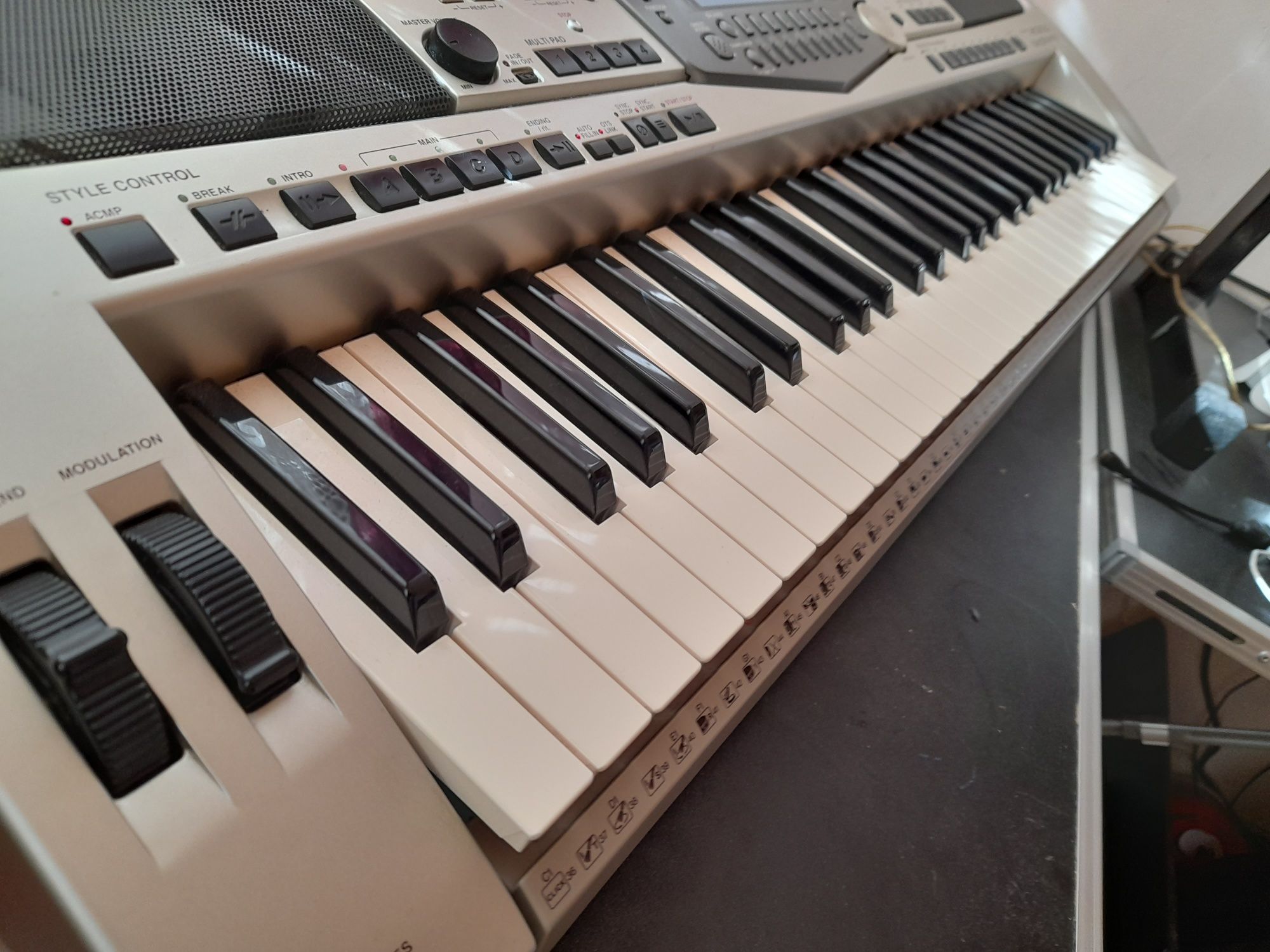 Yamaha PSR 2000 - Stan idealny