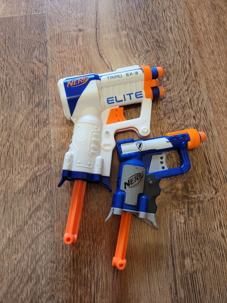 Бластеры Nerf . Комплект.