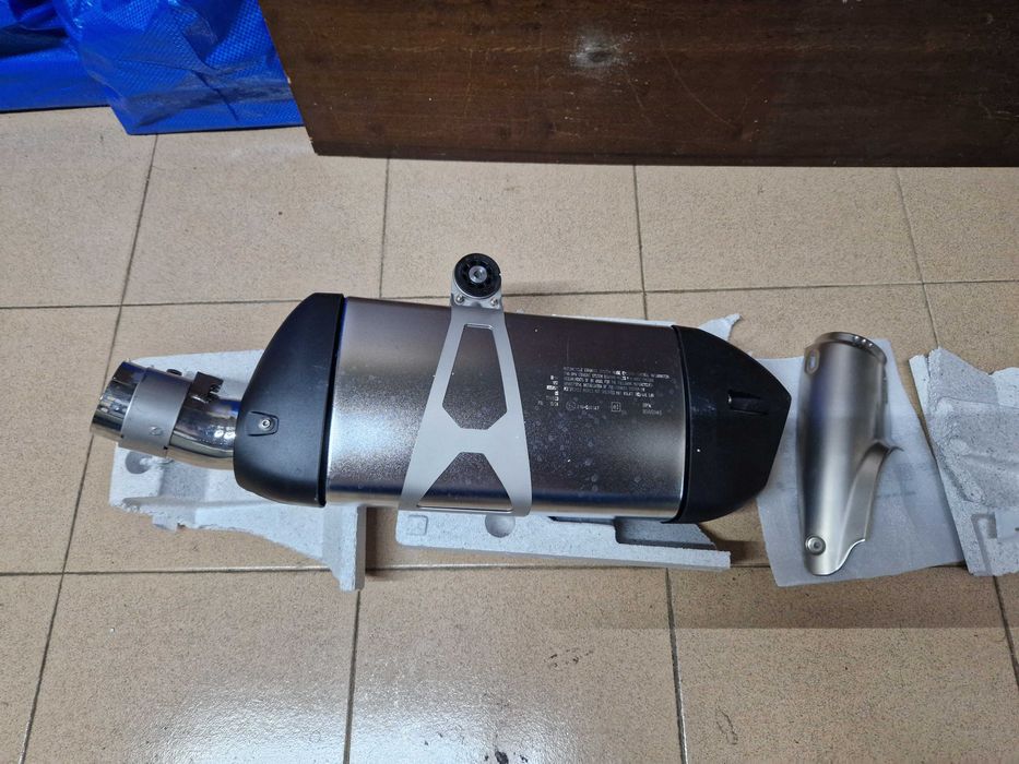 Escape Akrapovic Design - ORIGINAL BMW R1250GSA (2024) - NOVO