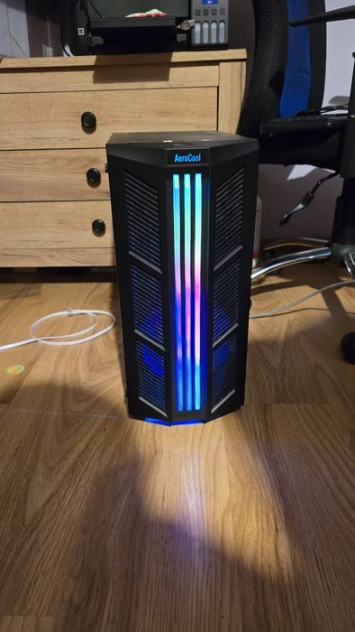 Komputer stacjonarny Ryzen 3 1200, RX 570 8GB, 8GB RAM, 512GB ssd M2,