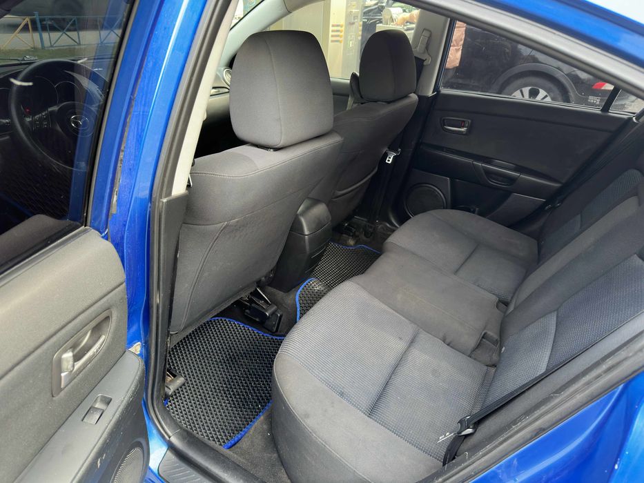 Mazda 3  1.6 Бензин