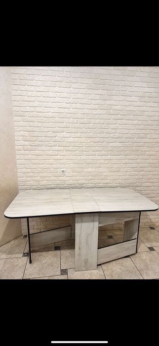 Стіл розкладний.