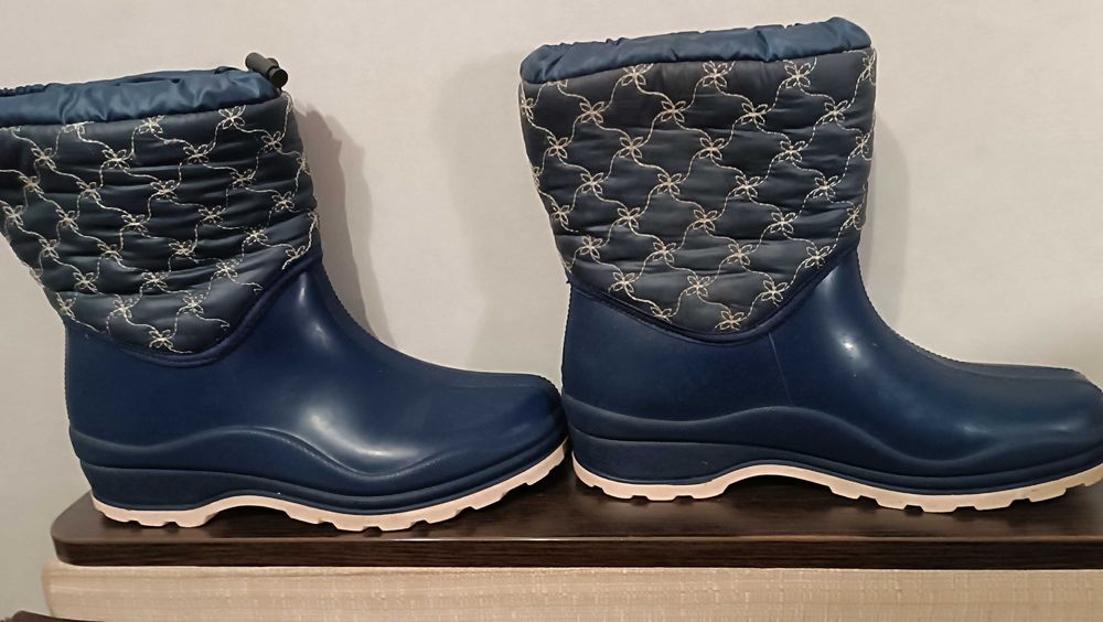 Гумові чоботи жіночі 41 розміру, утеплені
