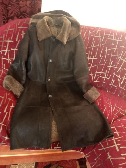 Натуральна дублянки чорно-сірого кольору