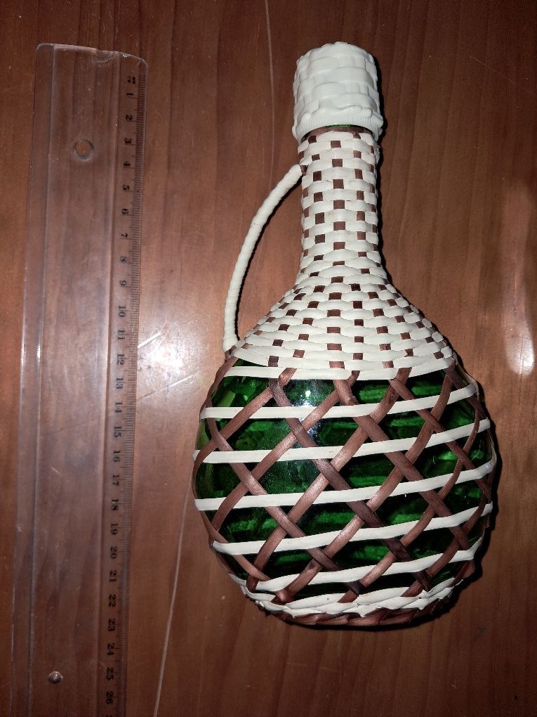 Garrafa decorativa com palhinha