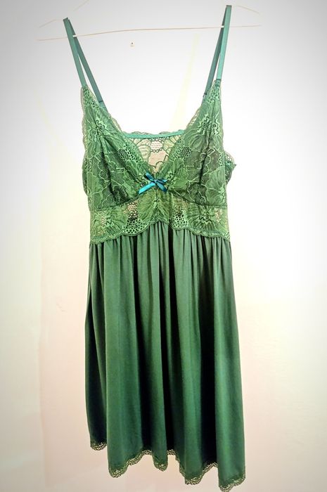 Zielona koronkowa koszula nocna rozmiar M-L