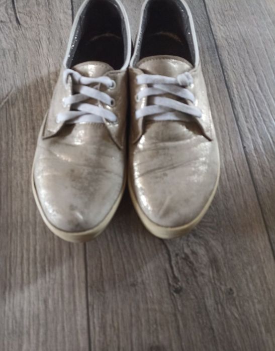 Черевики жіночі.