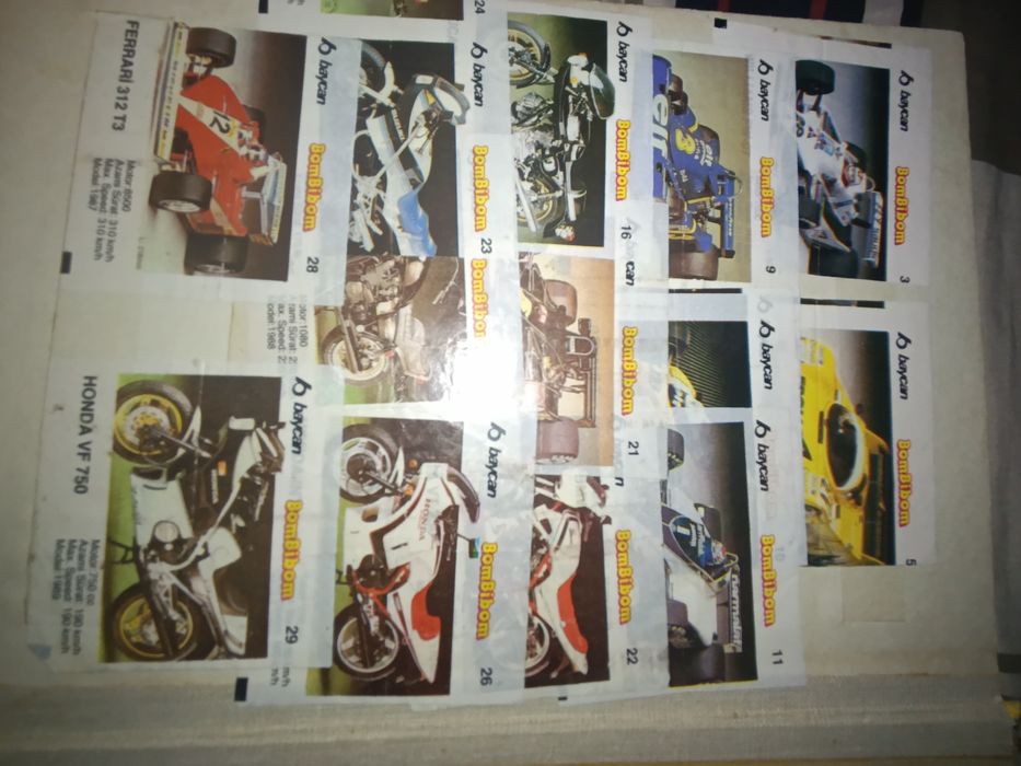 Вкладишы от жувачек 43 шт. за 550 грн