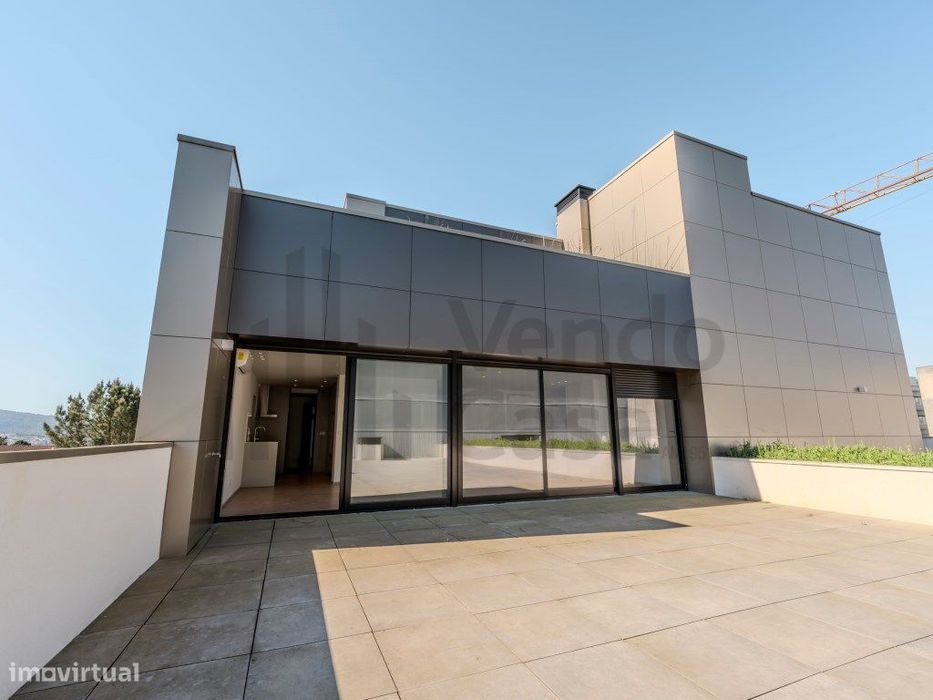 Vende-se Cobertura T3 C-Terraço - Braga