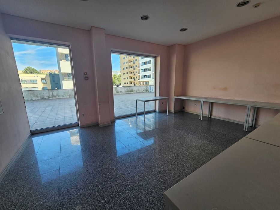 Aluguer Loja - Restauração / Comercio / Serviços - Centro de Ermesinde