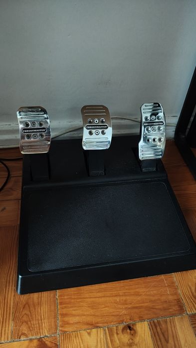Volante Thrustmaster T300
