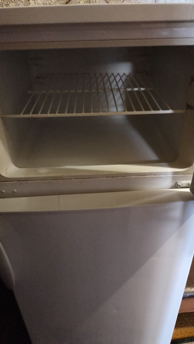 Холодильник Крістал