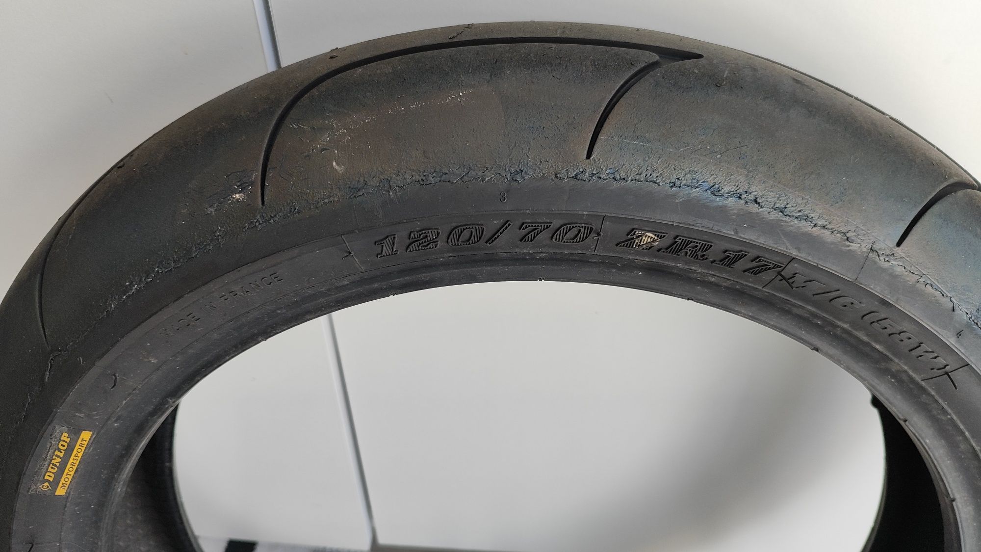 Pneu DUNLOP D213 GP PRO 2 frente