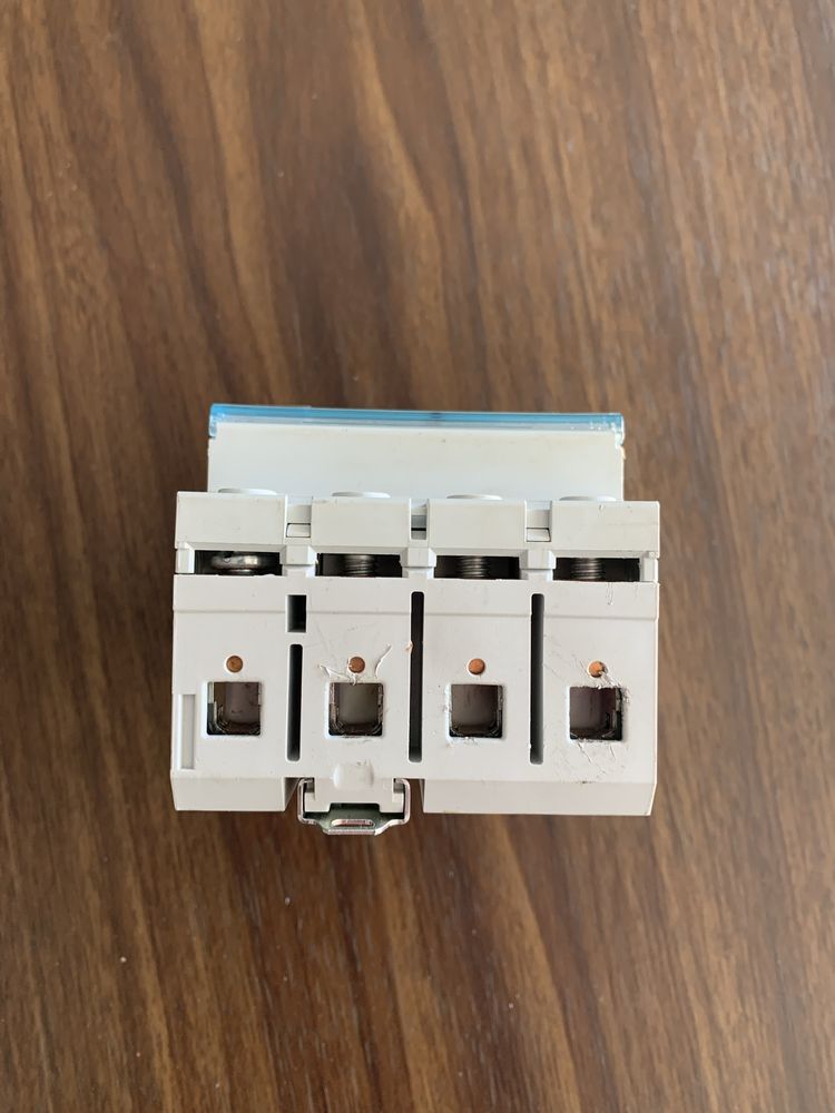 Diferencial trifasico 30mA 40A Hager CDC 440P