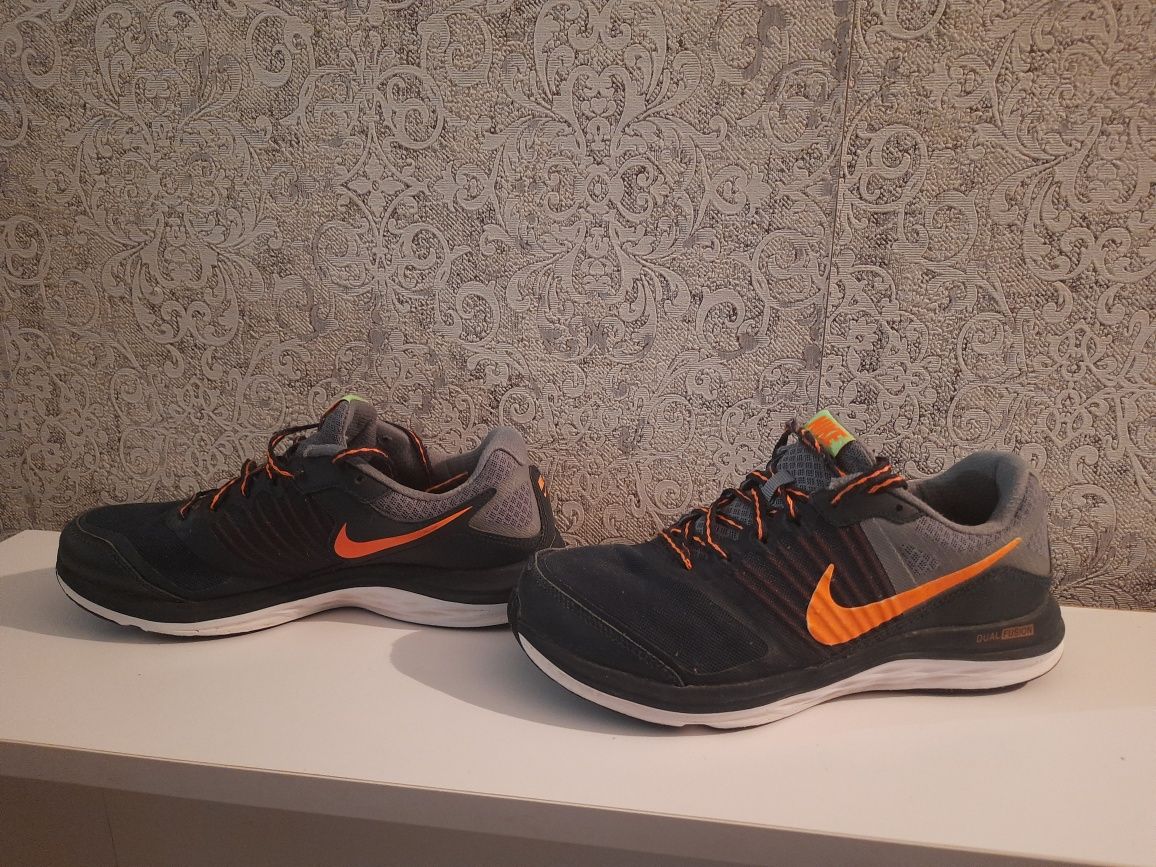 Кроссовки Nike Dual Fusion