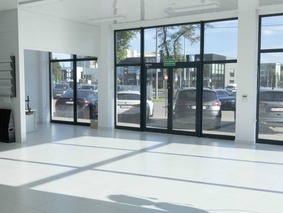 Hala/lokal usługowo-handlowy ok 300m2 do wynajęcia / Po remoncie !