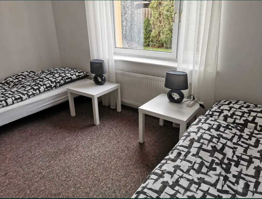 Ładny dom z wieloma pokojami 8-10 osób Poznań Malta oś Zodiak, faktura