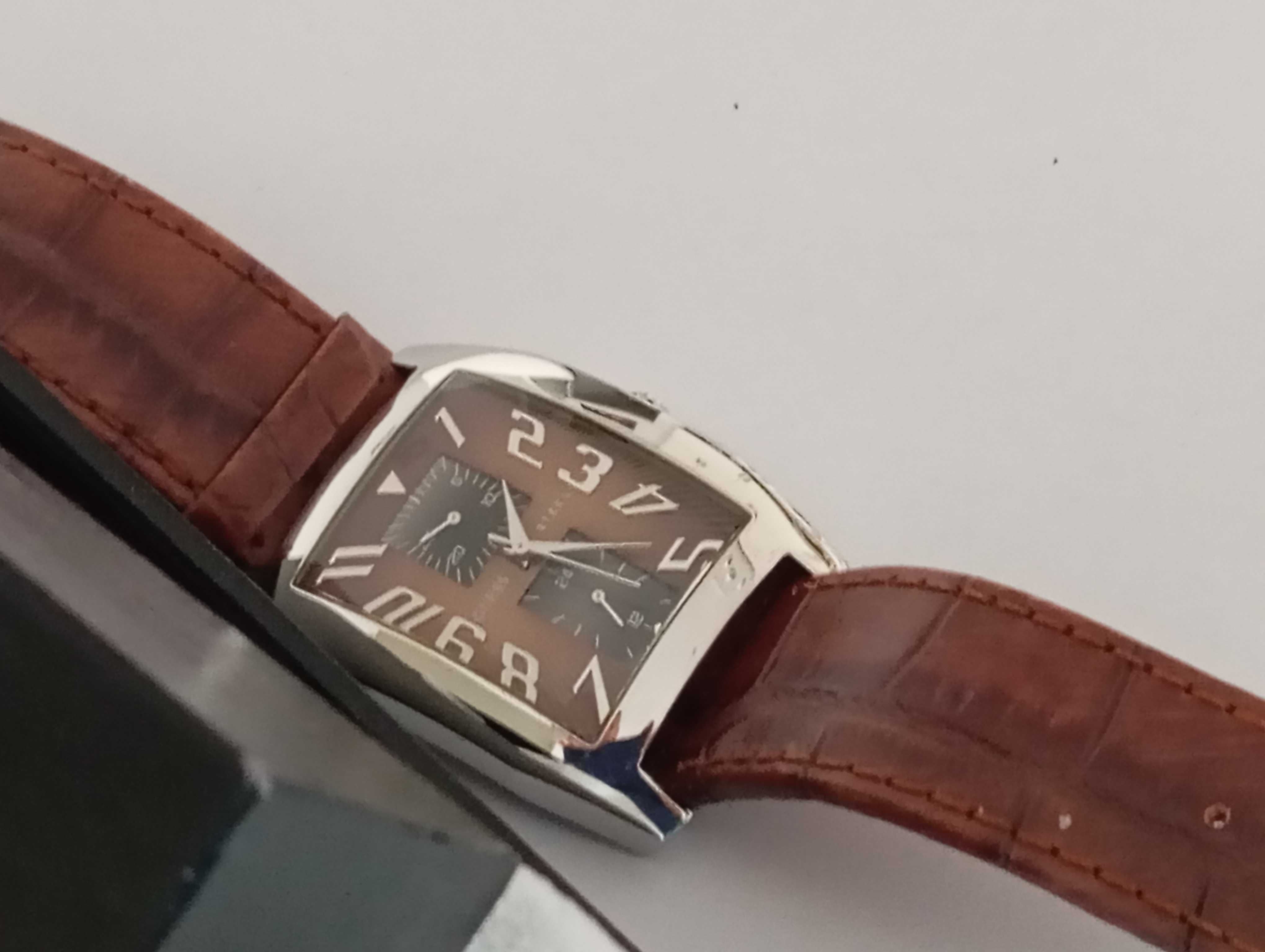 Zegarek Guess  w bardzo dobrym stanie