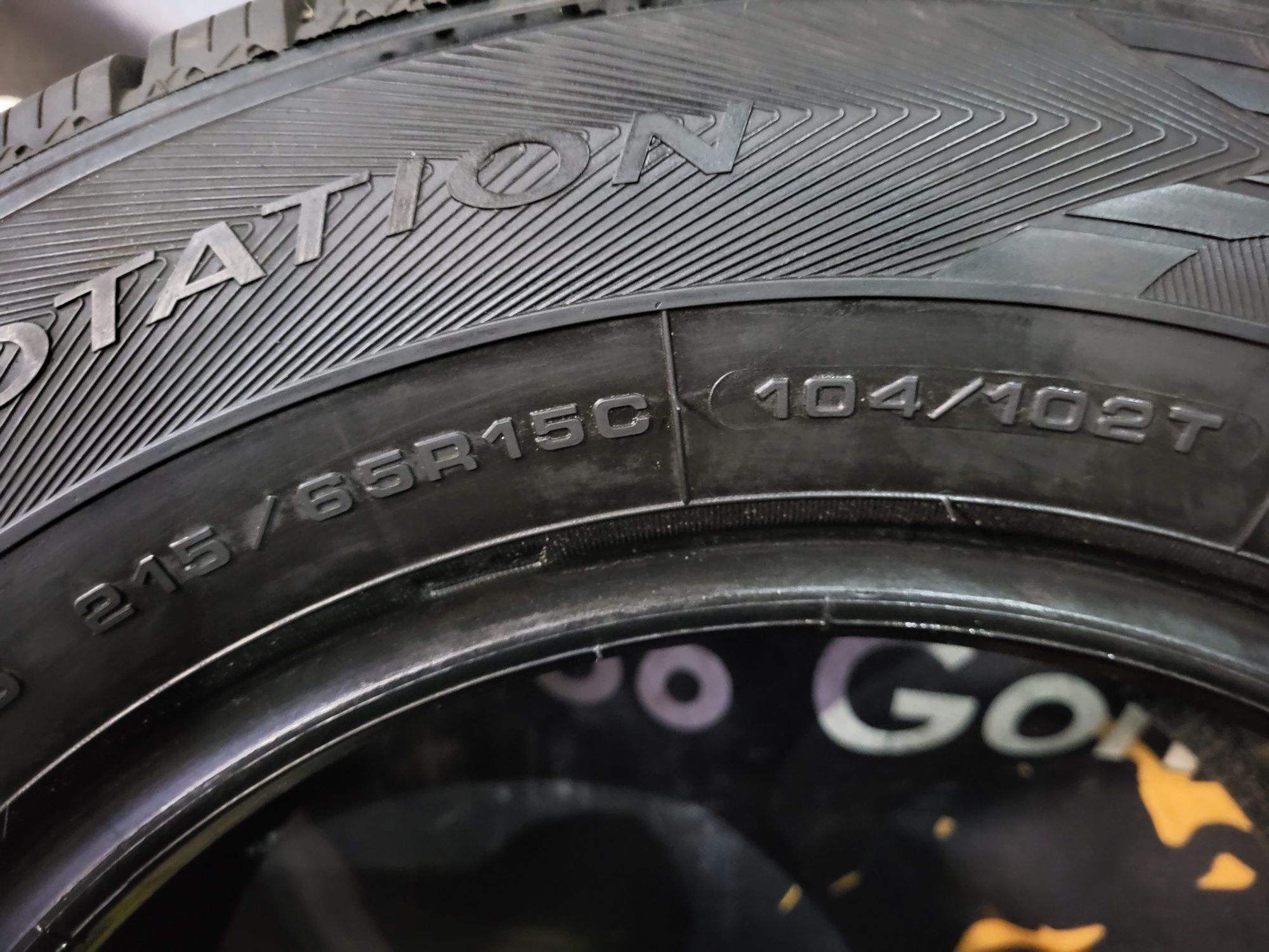 Opony zimowe 215/65/15C Goodyear 19rok 8,5mm