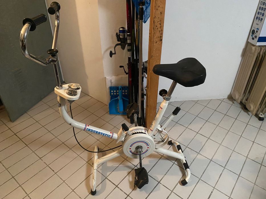 Bicicleta estática-suor garantido