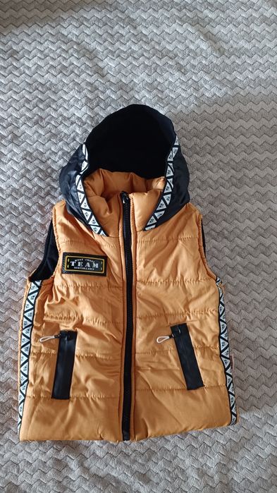 Тепла жилетка, безрукавка на 1-3 роки