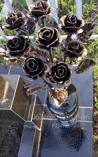 Ковані троянди 130 грн за 1 шт, роздріб; 120 грн оптова від 20 шт.