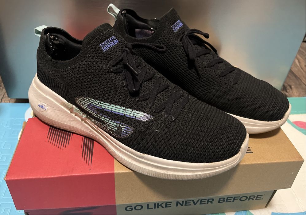 Кроссовки Skechers 39 размер