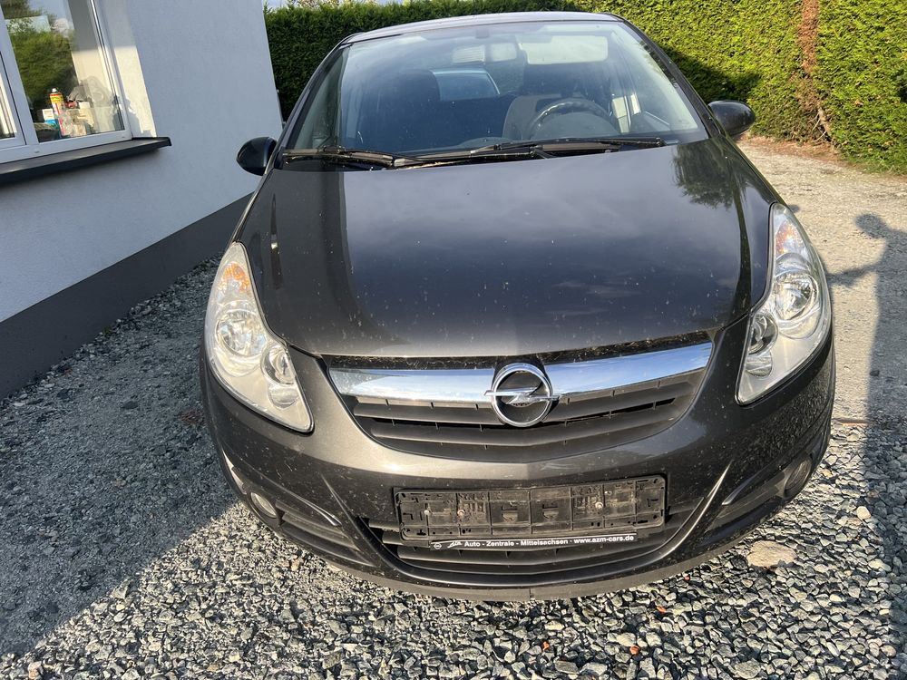 Opel Corsa D 2010 Rok 1.2 benzyna klima