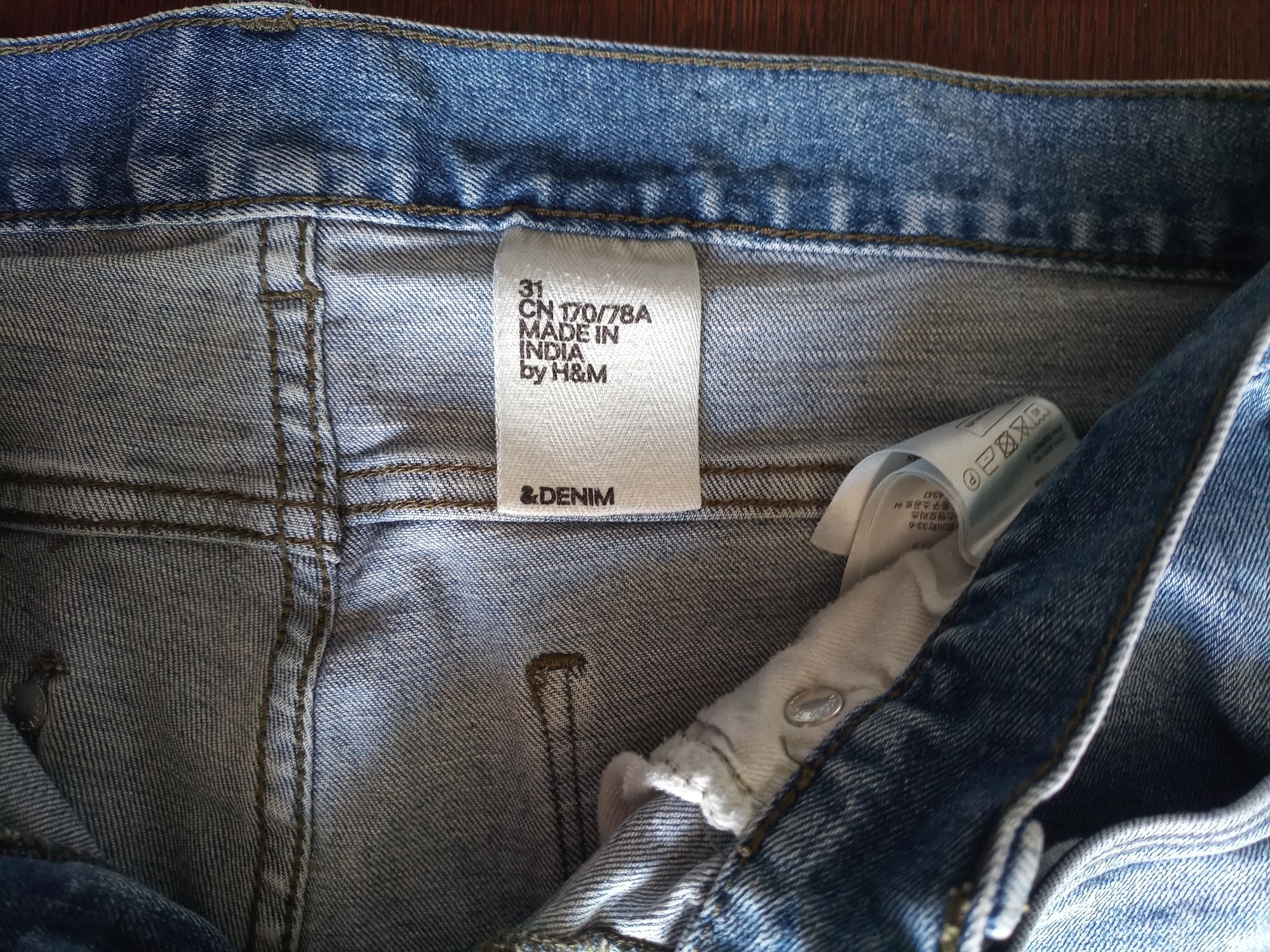 Krótkie spodenki jeansowe H&M