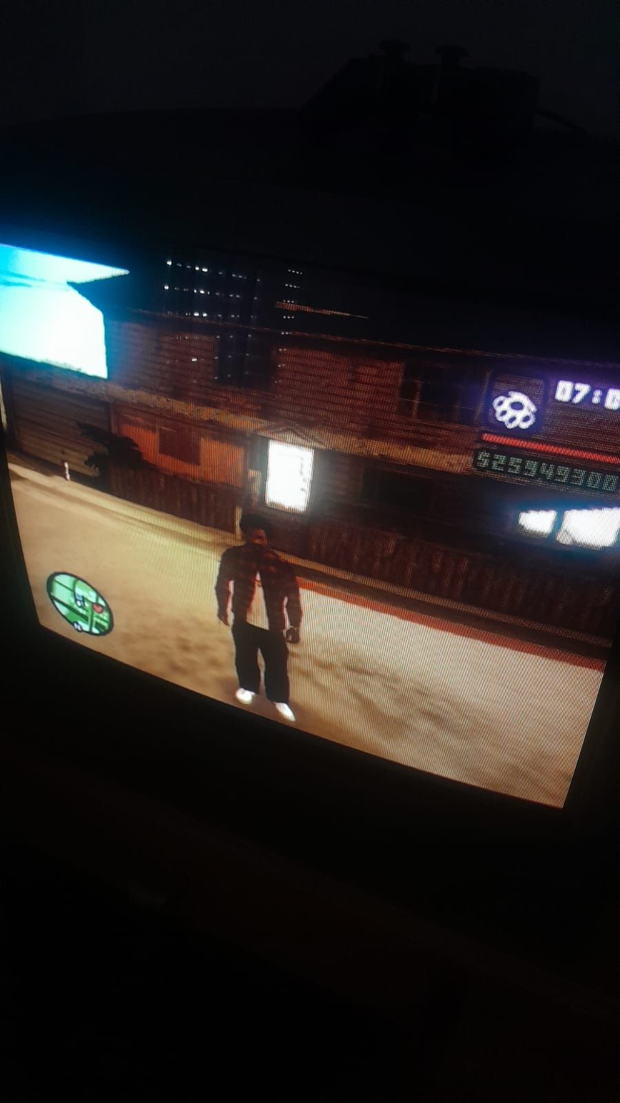 Televisão CRT antiga