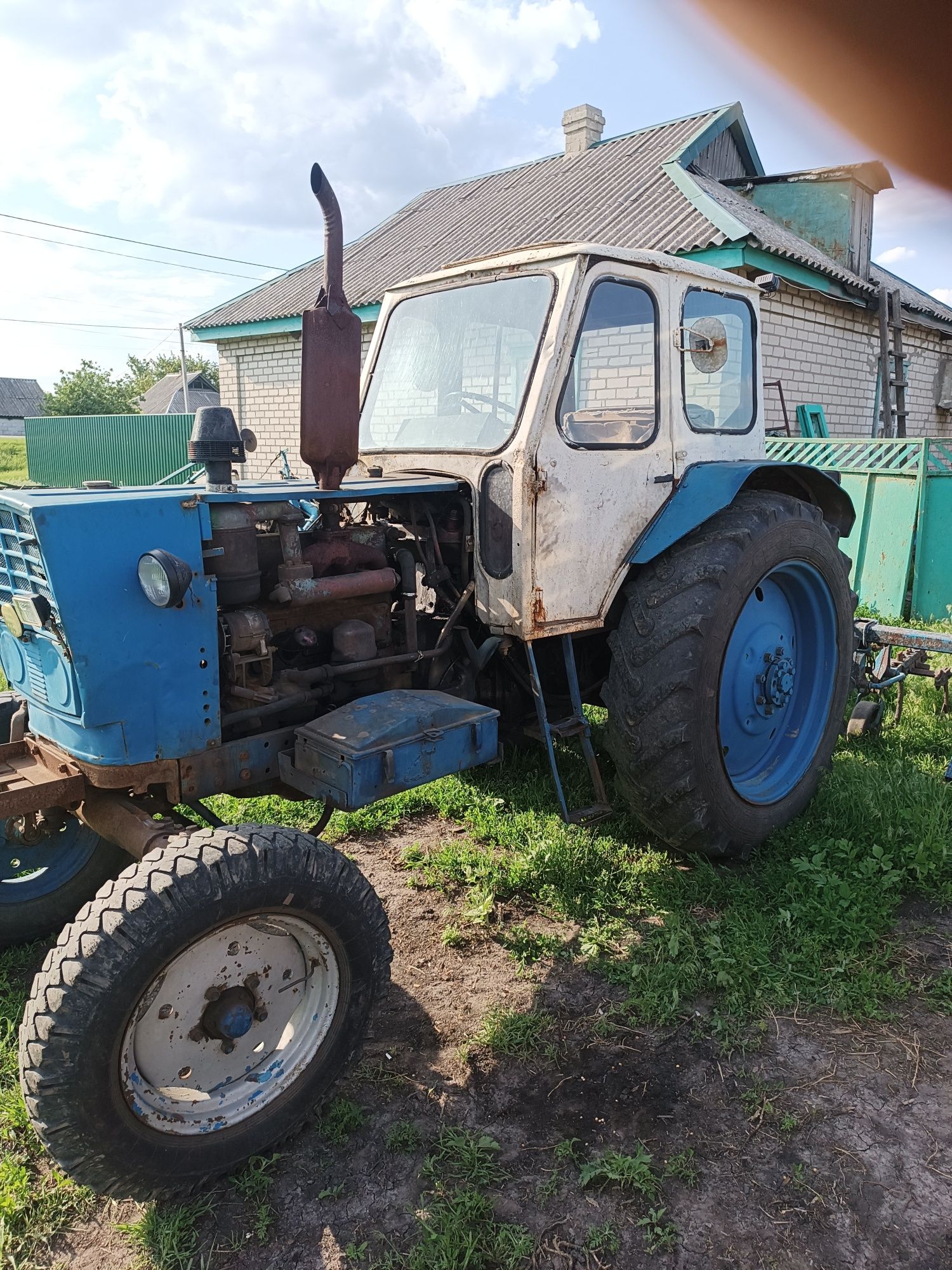Продам ЮМЗ 6 мала кабіна