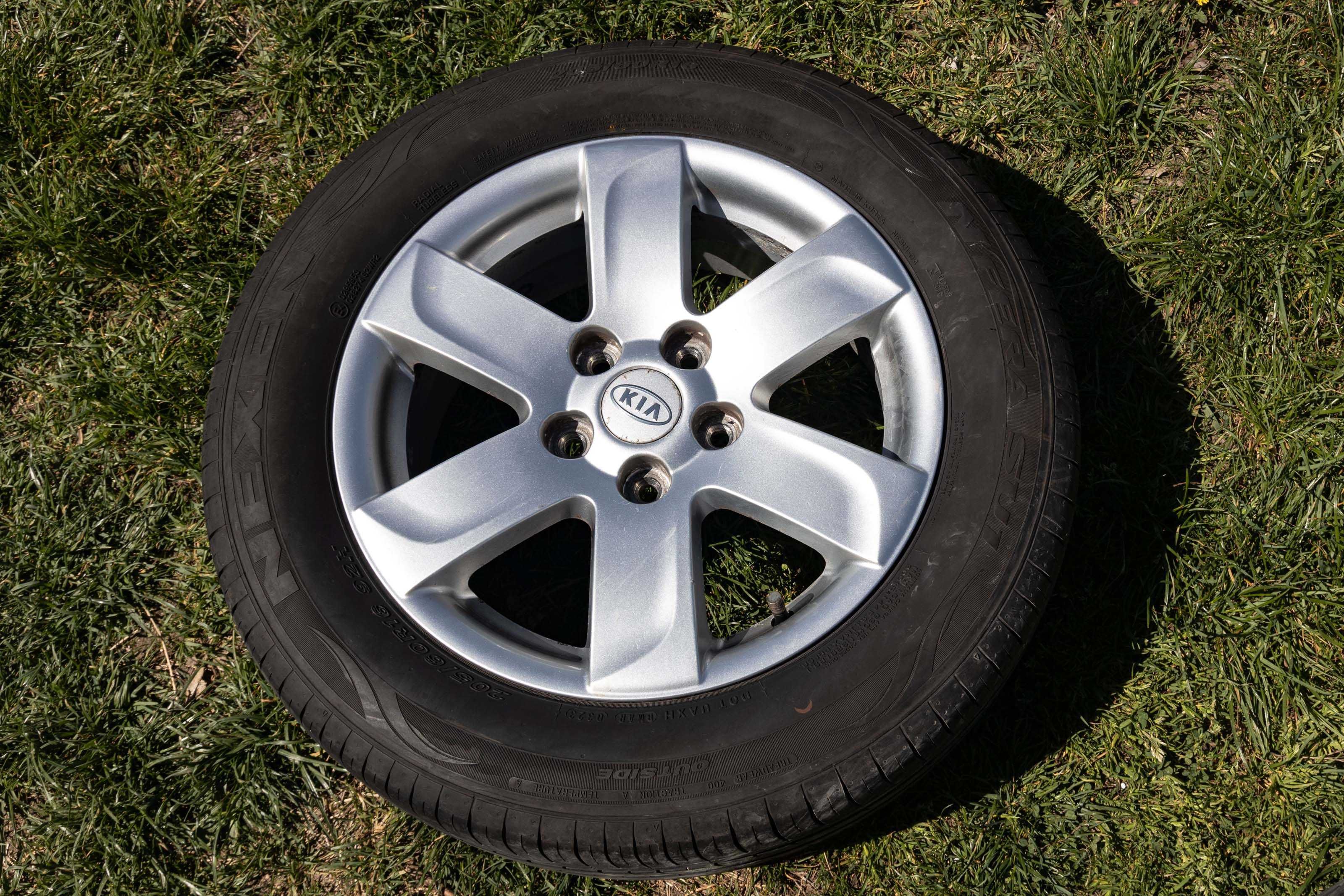 Oryginalne kola Kia Carens Ceed z oponami letnimi 205/60 R16