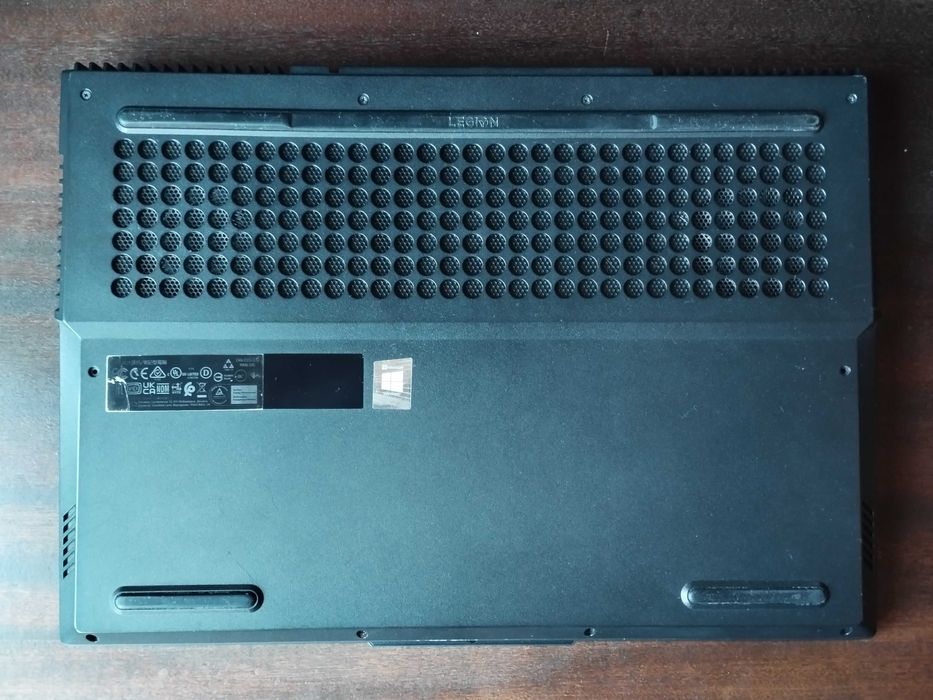 Lenovo Legion 5-15ACH6H para peças.