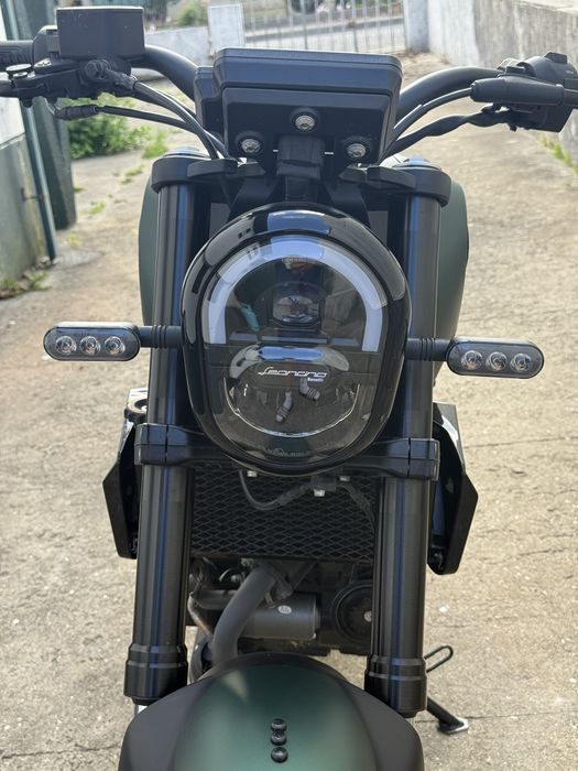 Moto Benelli Leoncino