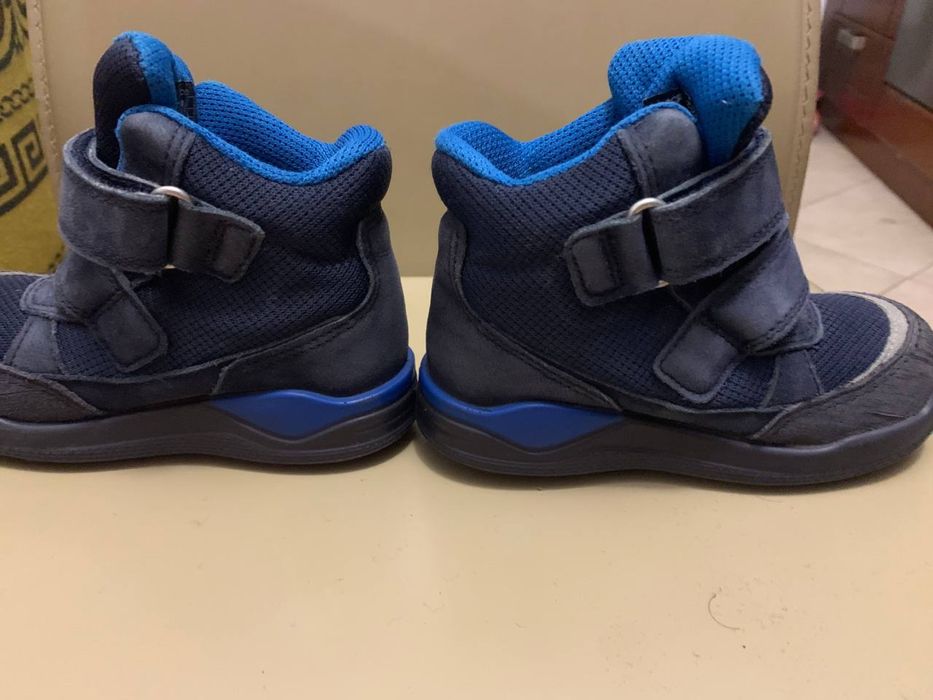 Ботинки ECCO  зимние на мальчика. 24 размер