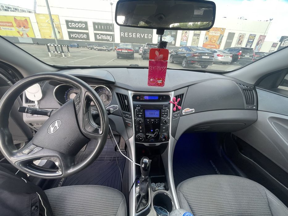 Продаж hyundai sonata 2.4 бензин 2011р