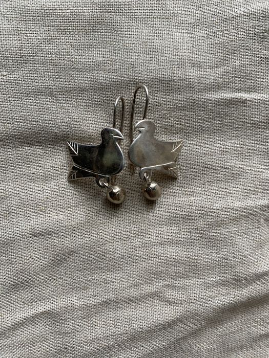 Сережки голуби срібні