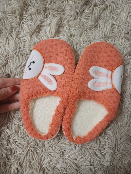 Chinelos Quentes de Inverno para uma Criança Menina