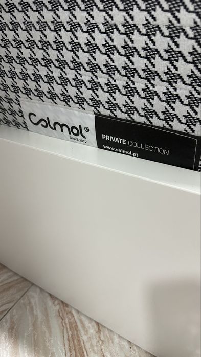 Cama Malm Ikea com 2 gavetas