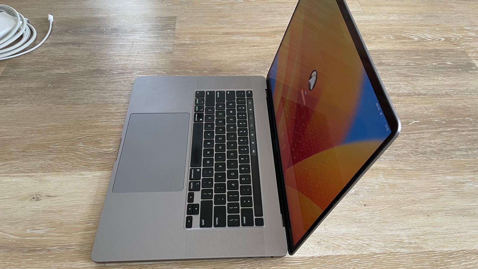 Macbook Pro 16” 2019 64gb Ram 1Tb Ssd