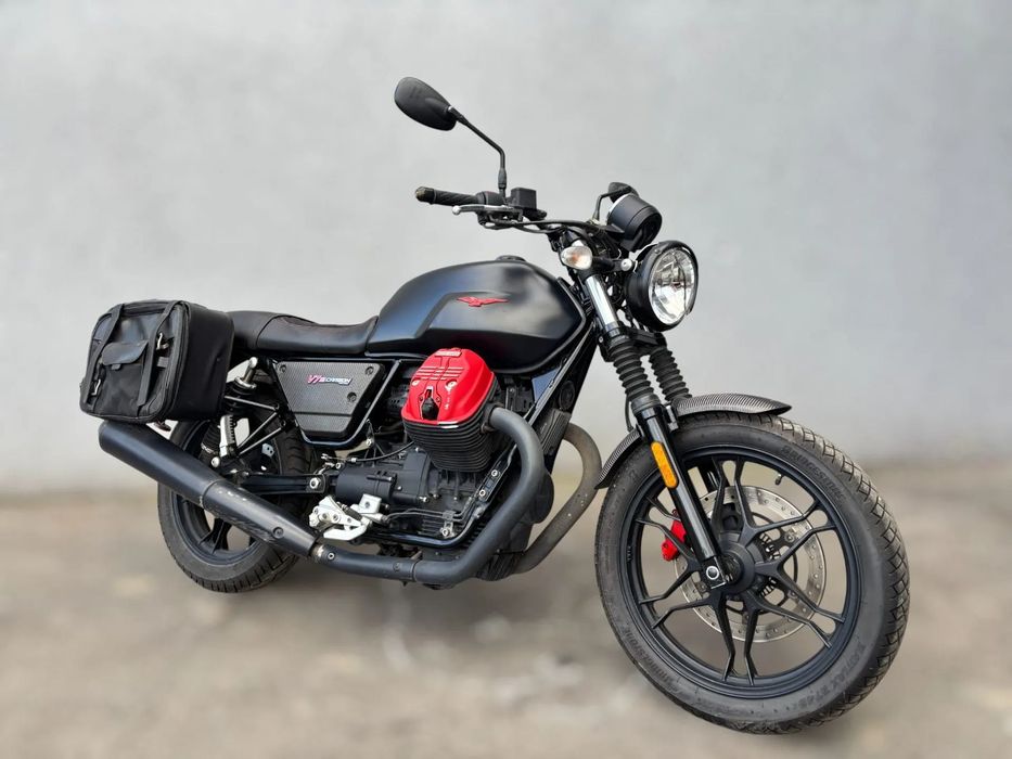 Moto Guzzi V7 Carbon dark  2018 OKAZJA  | Niski przebieg | Kredyt na miejscu