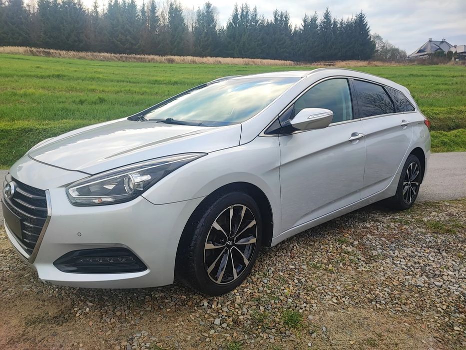 Hyundai i40 Hyundai i40 Family • Diesel • Uszkodzony • 2017/2018